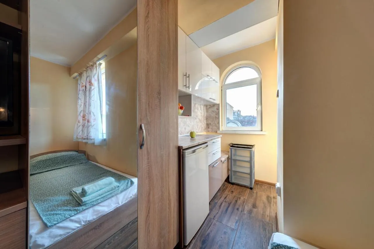 Apartment Funny-Gunny Room To The Sea Garden Burgas Bulgaria